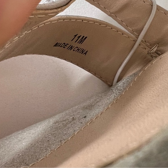 Pelle Moda Karisa High Heel in Silver Size 11 Women’s NEW Heels T-Strap Sparkly - Picture 10 of 13